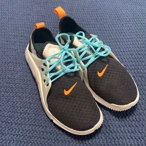 Women’s Nike Tennis Shoes Size 11